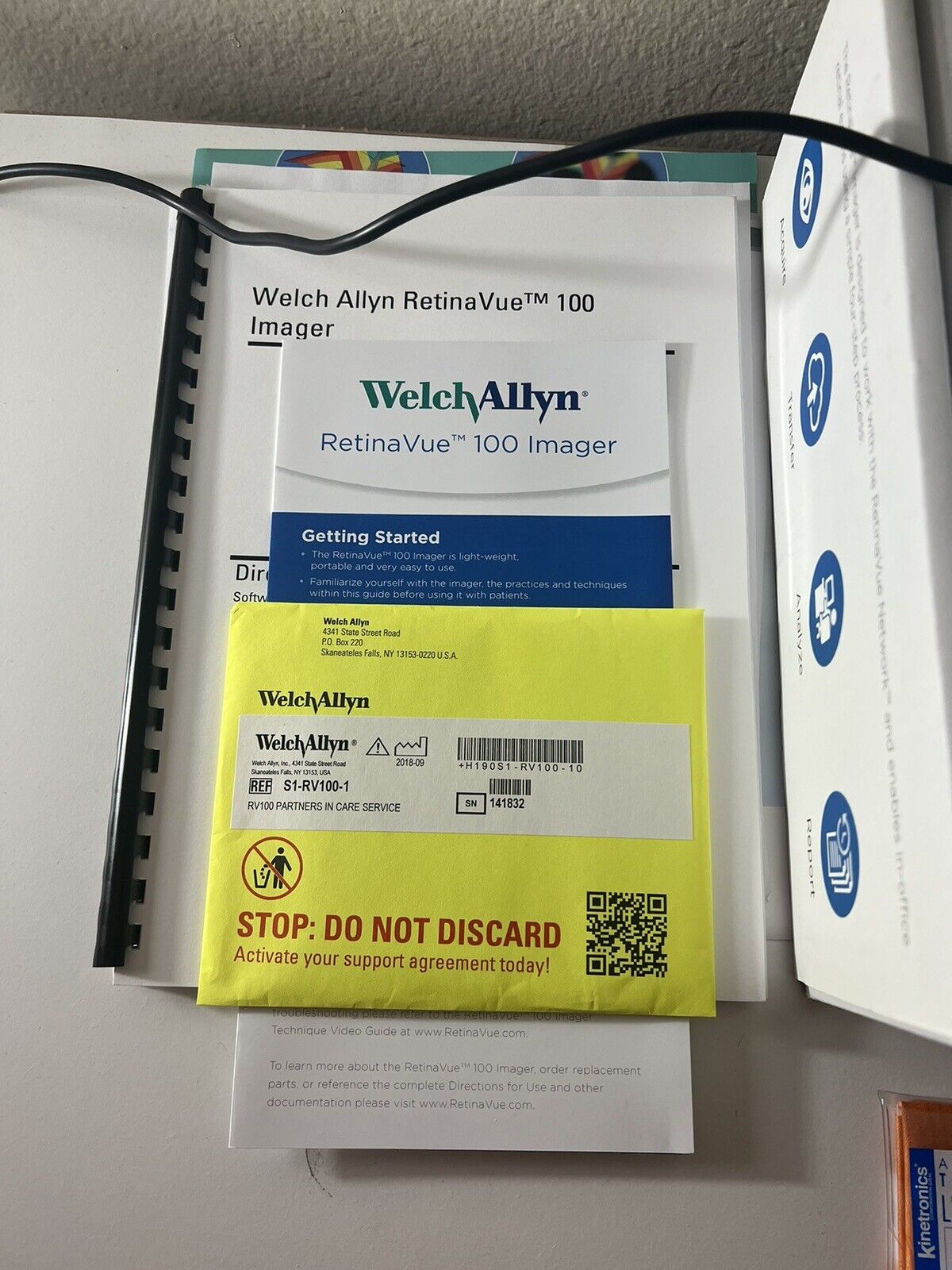 Welch Allyn RetinaVue 100 Imager Non-Mydriatic Retinal Camera w charger base